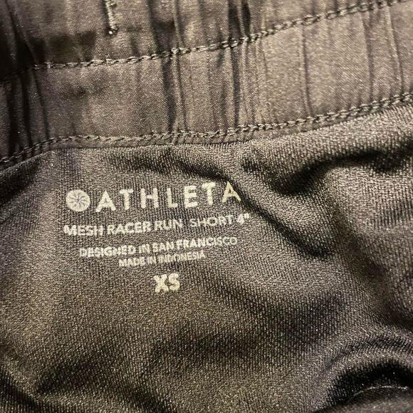 Athleta Black Athletic Shorts Lightweight Relaxed Fit - Picture 3 of 3